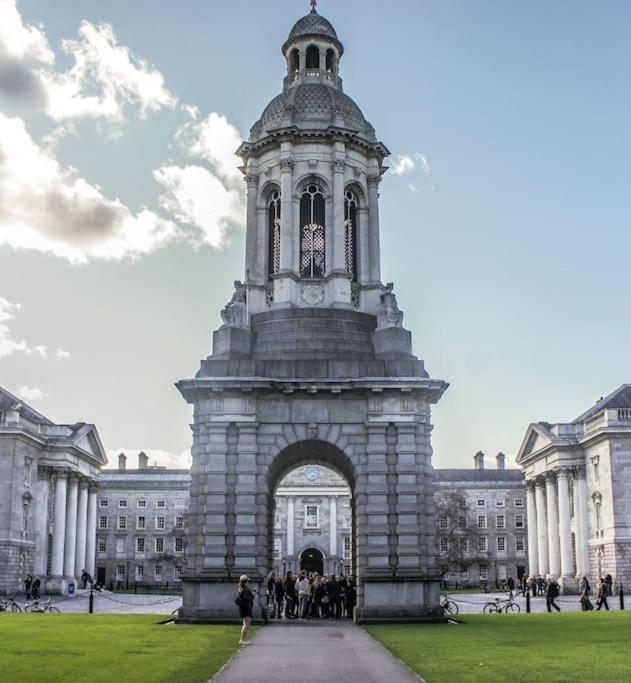 Location! Modern In Heart Of City! Apartment Dublin